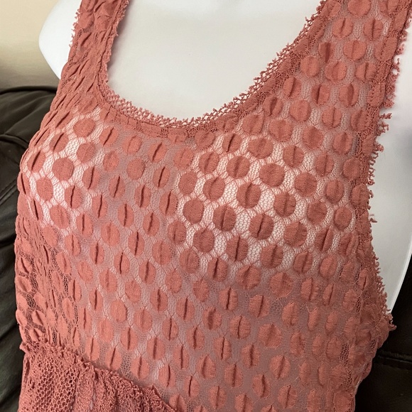 FREE PEOPLE - Dotted Lace Peplum Tank Top - (Coral) - Picture 2 of 6